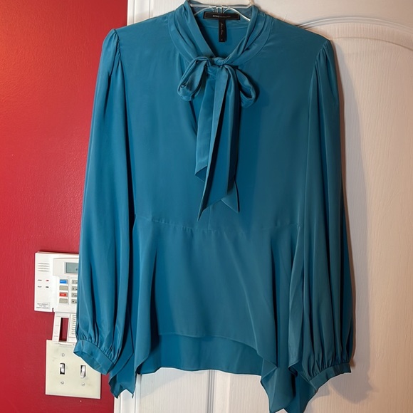 BCBGMaxAzria Tops - BCBG MAXAZRIA BLOUSE